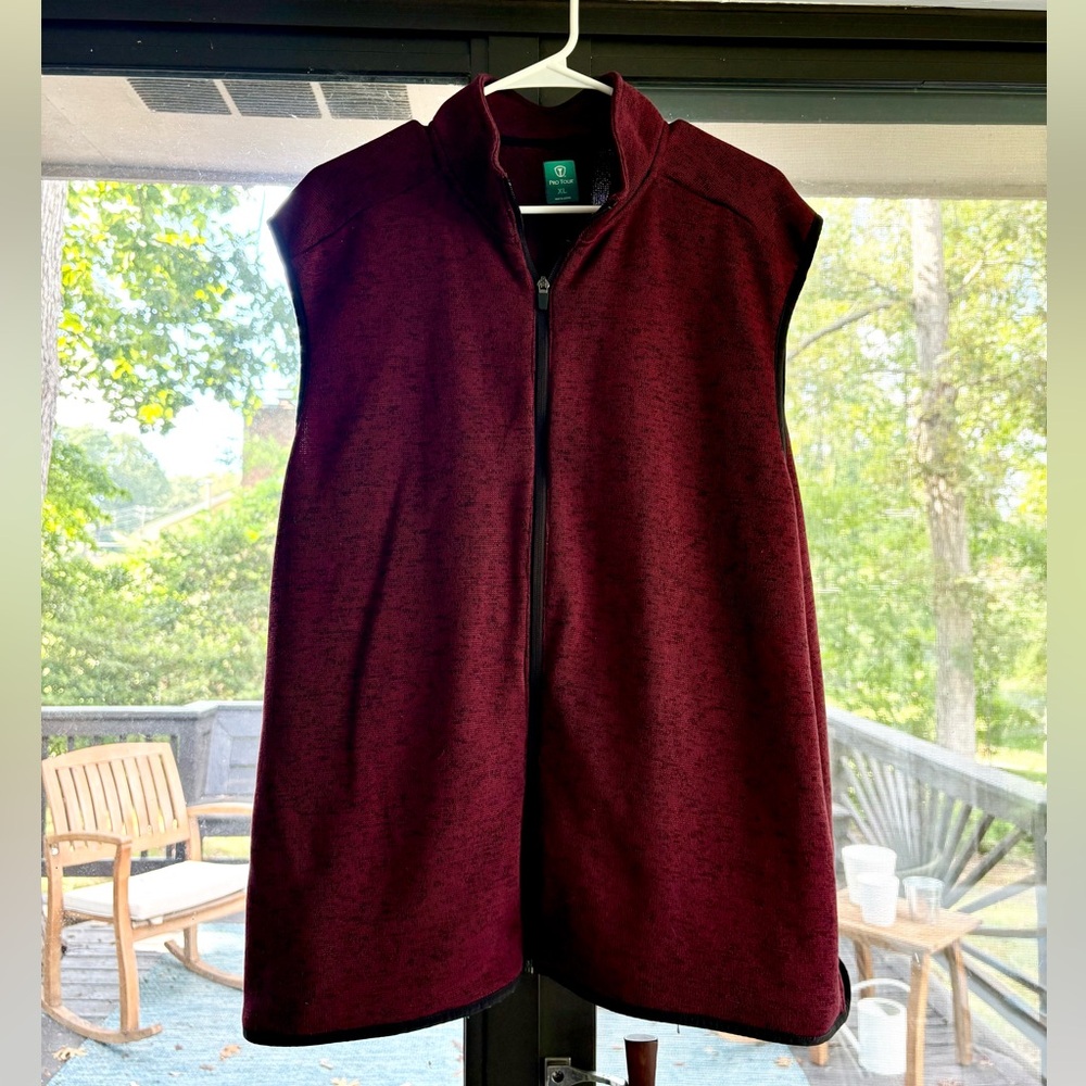 Men's Maroon Vest with Zipper Closure